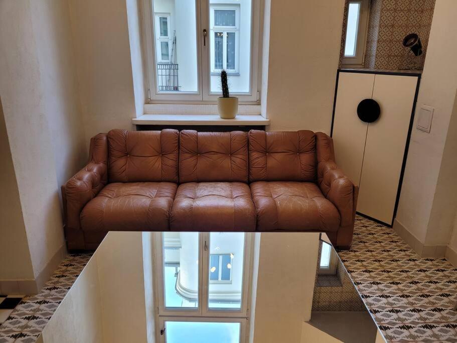 Pop Nowogrodzka Butas Warsaw